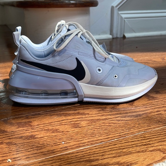 Nike air max women’s sneakers - Picture 1 of 3